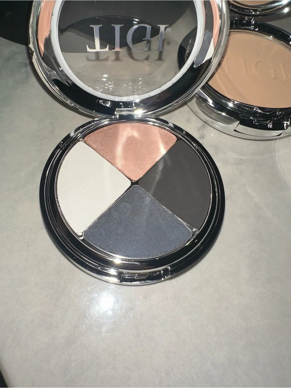 TIGI Cosmetics High Density Quad Eyeshadow in the shade 